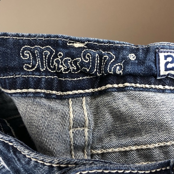 Miss Me Boho Aztec Embroidered Signature Denim Jean Shorts Size 27 Raw Hem - Picture 9 of 11